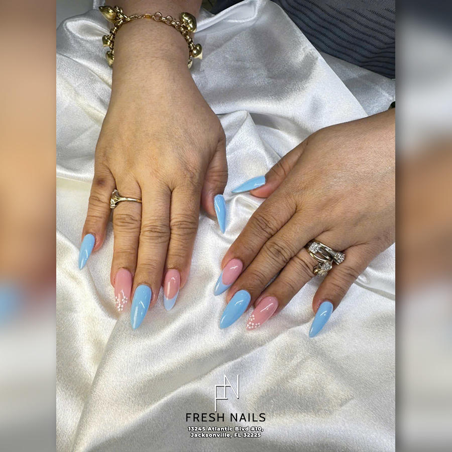 Top 10 Nail Colors for Your Summer Vacation: Beach-Ready & Travel-Friendly Shades