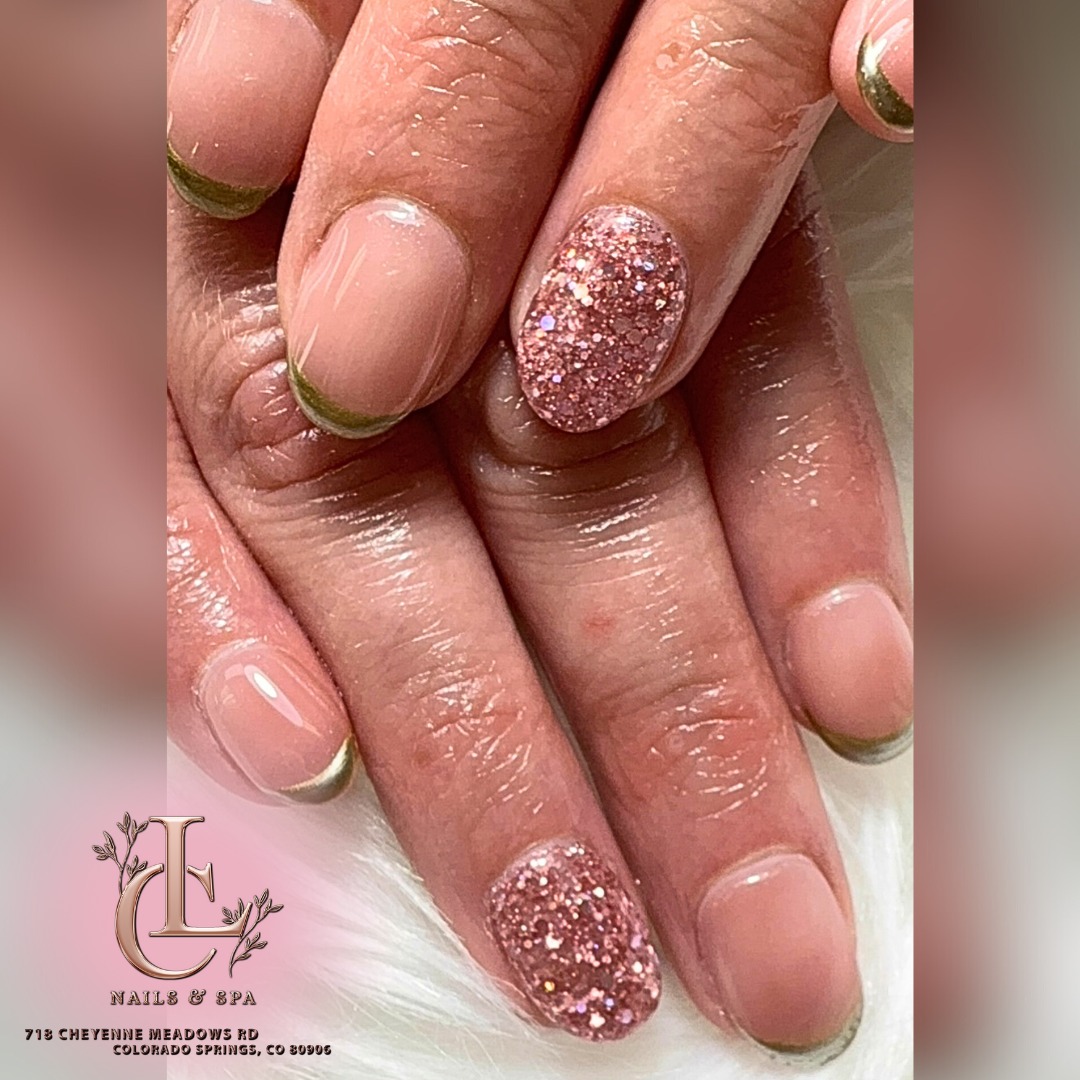 Looking for a nail place for glitter nail art ? LC Nails Salon in Colorado Springs, CO 80906 has got you covered